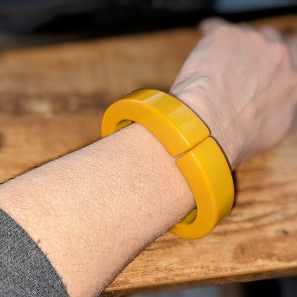 Bakelite 1940s Butterscotch Bracelet - Picture 11 of 11